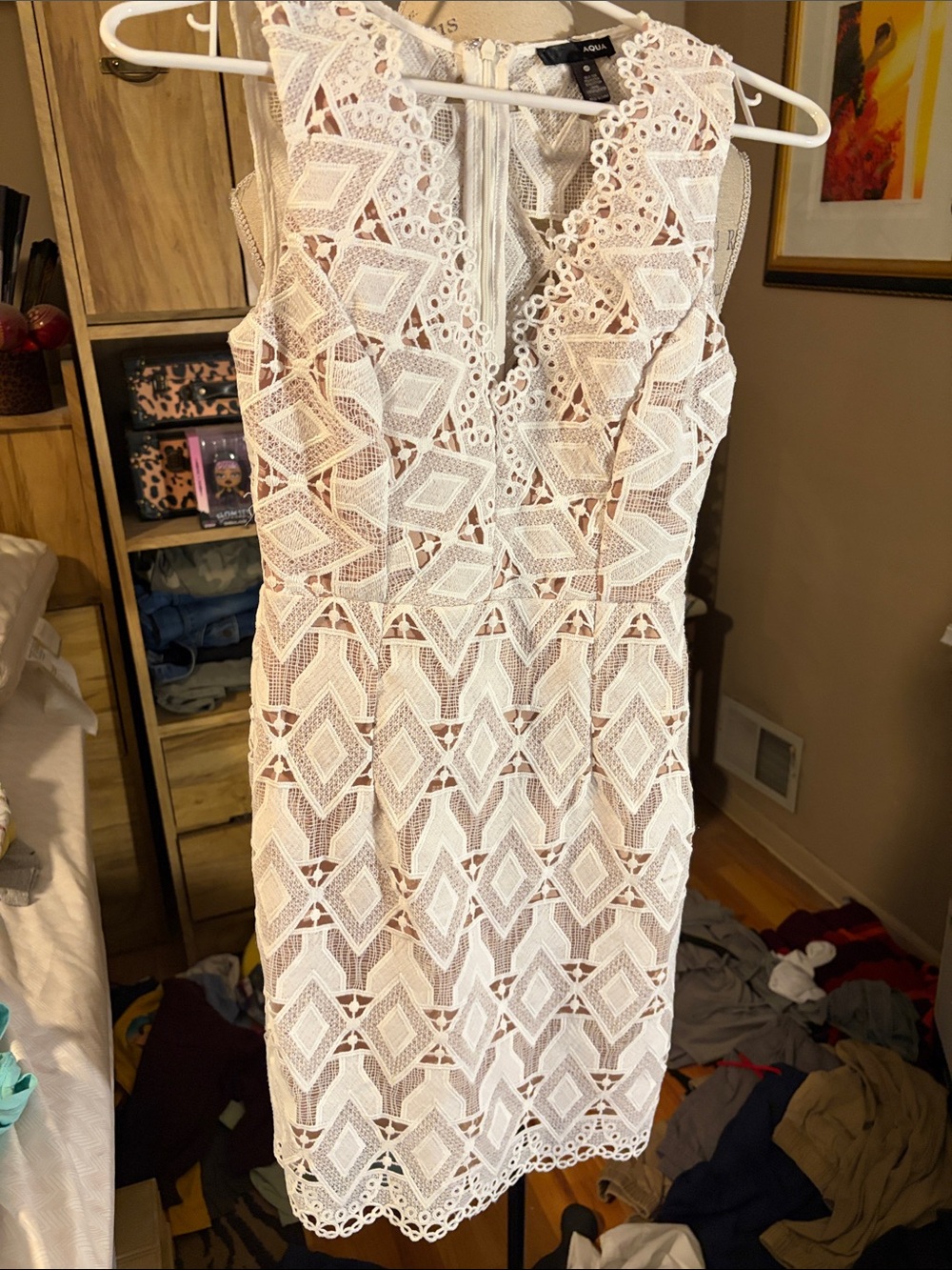 Aqua Sleeveless White Lace Sheath Dress - XS